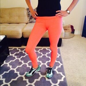 💪🏻🔥Bright Coral Zella Live-In Leggings